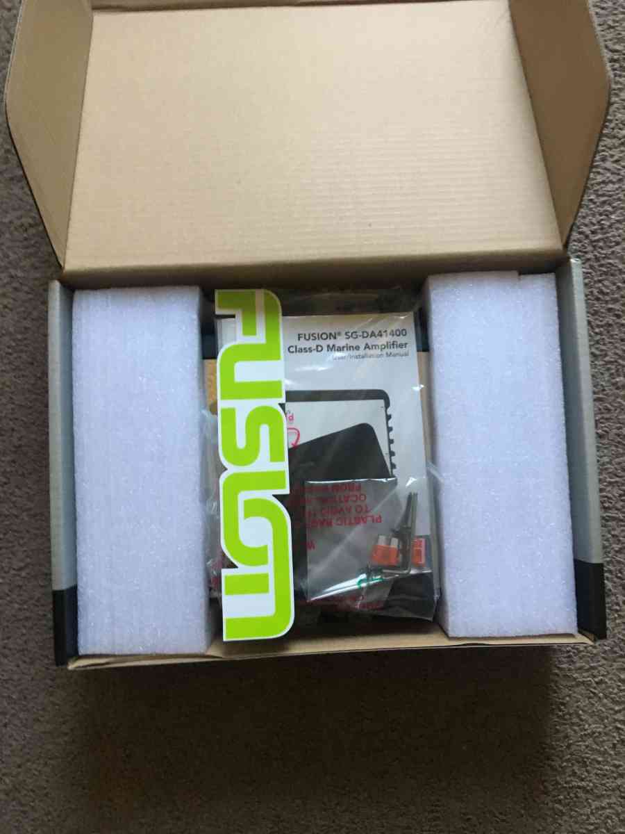 Brand new Fusion Amp 4 channel 1400 watt - Newport Beach, California - FleaMarketBay