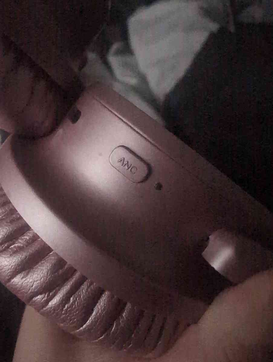 zihnic over the ear headphones - San Antonio, Texas - FleaMarketBay