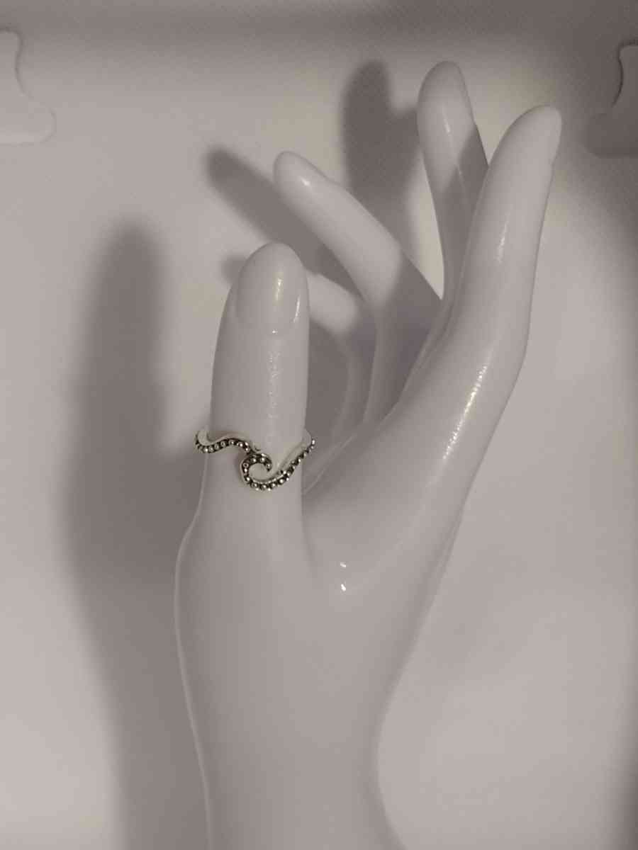 Curled Silver Ring - Roanoke, Virginia - FleaMarketBay