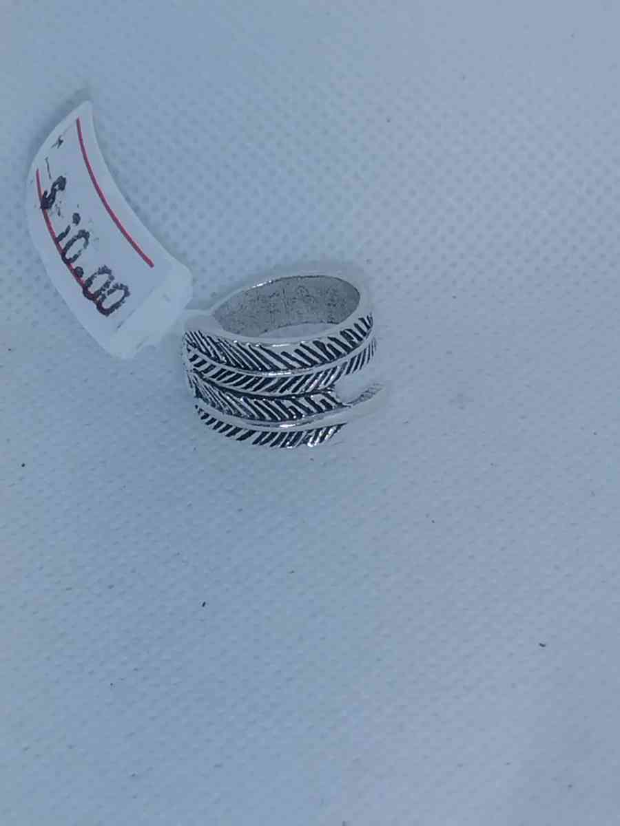 Large Feather Ring - Roanoke, Virginia - FleaMarketBay