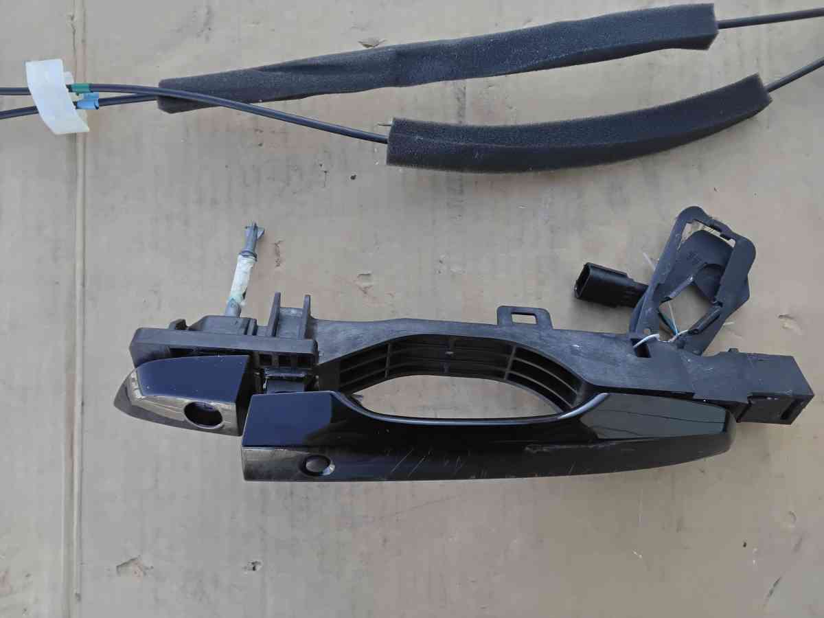 2018 Honda Civic Left Front Door Power Handles Like New - Williamstown, New Jersey - FleaMarketBay