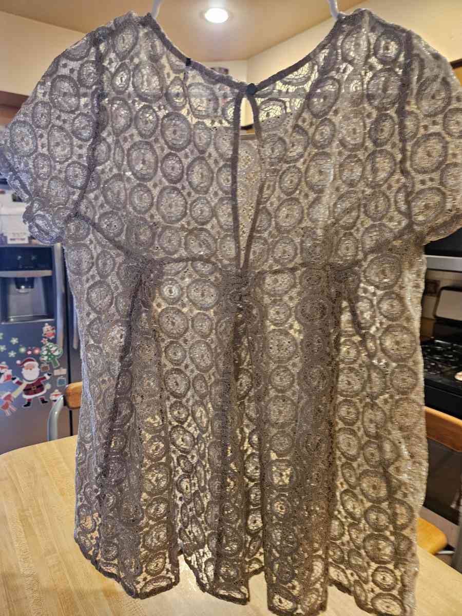 Akemi Kin Lace Top - Chicago, Illinois - FleaMarketBay