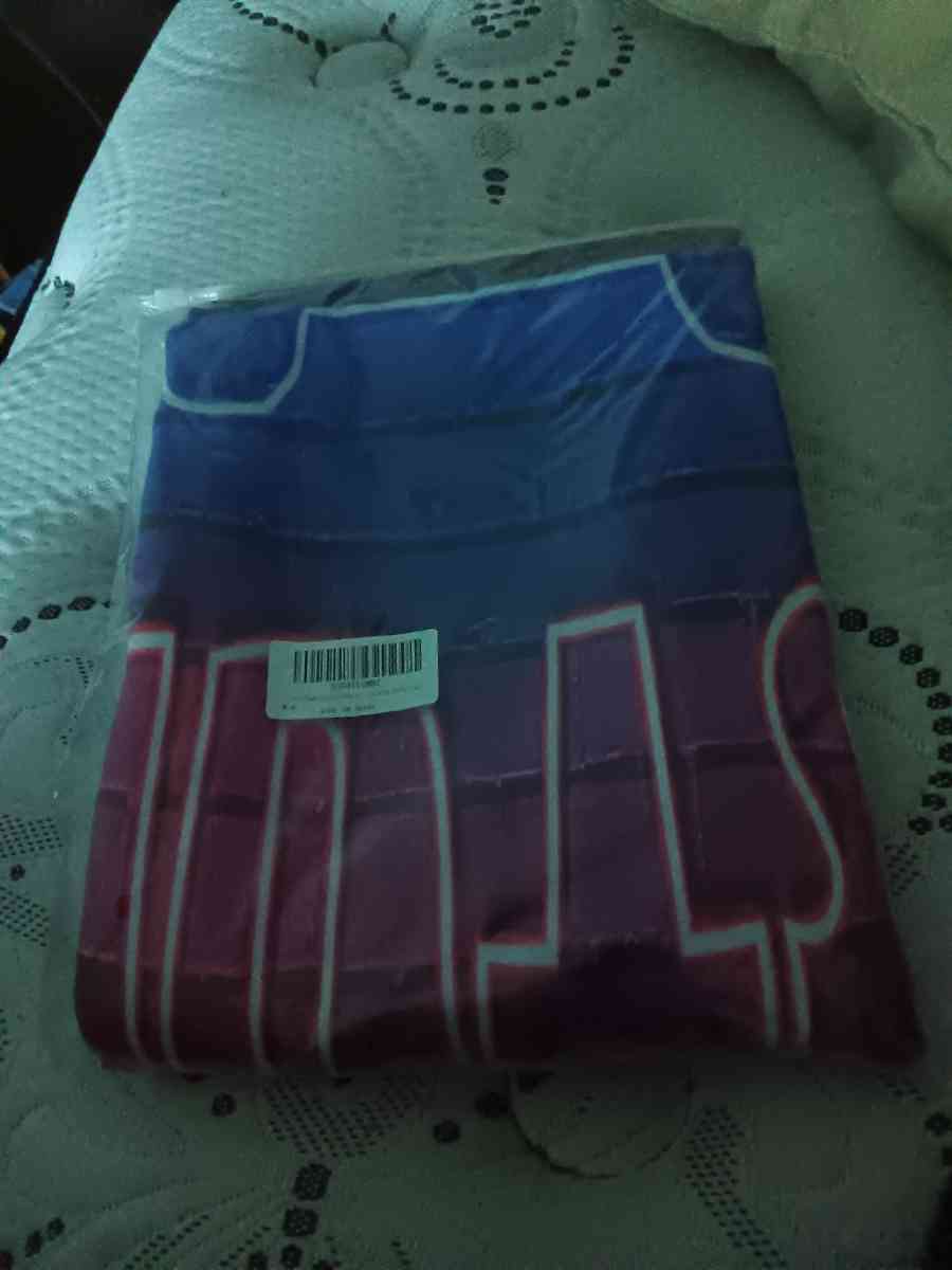 video game game on curtains brand new in pack - Jermyn, Pennsylvania