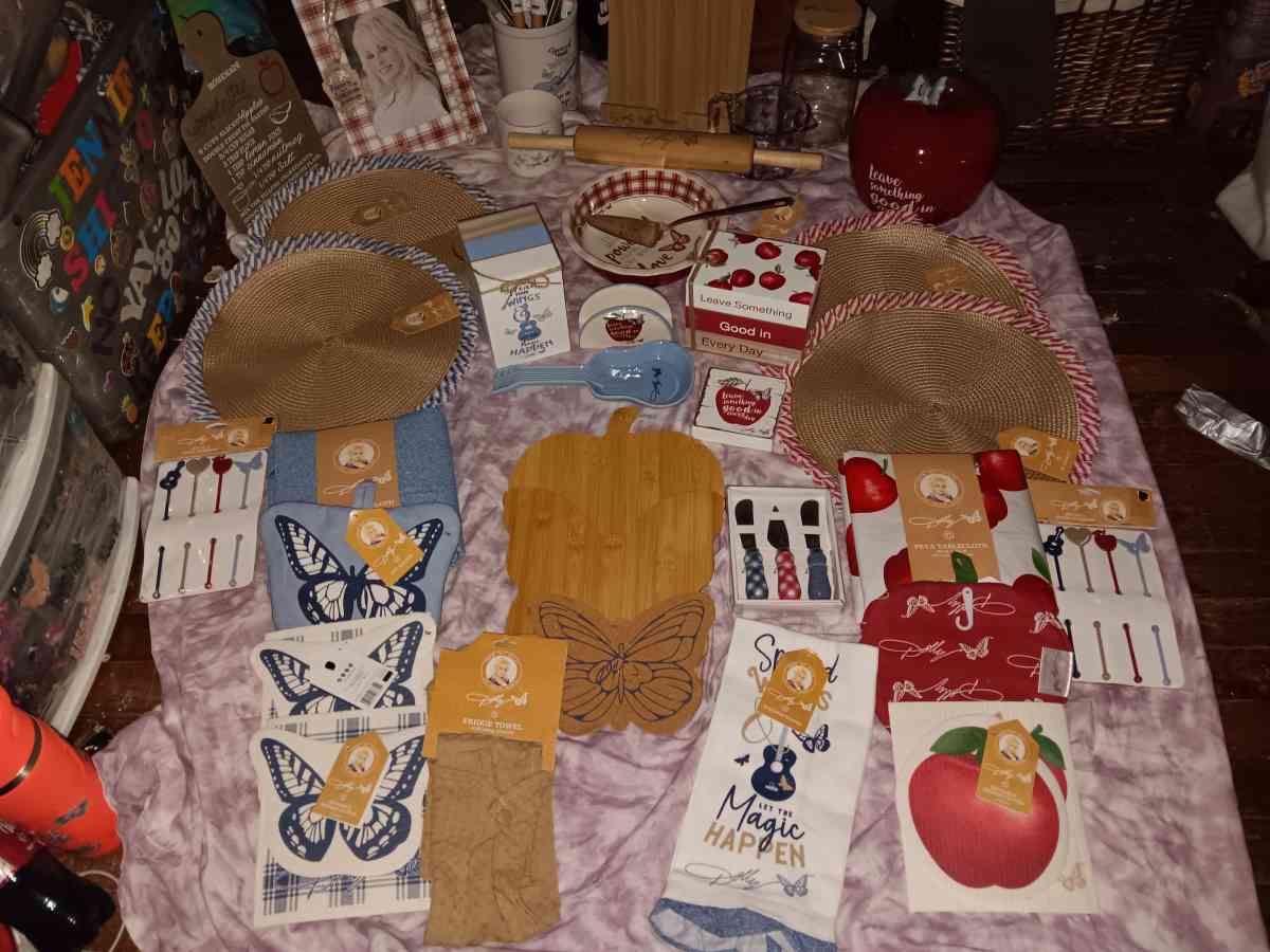 kitchen set - Opelika, Alabama - FleaMarketBay