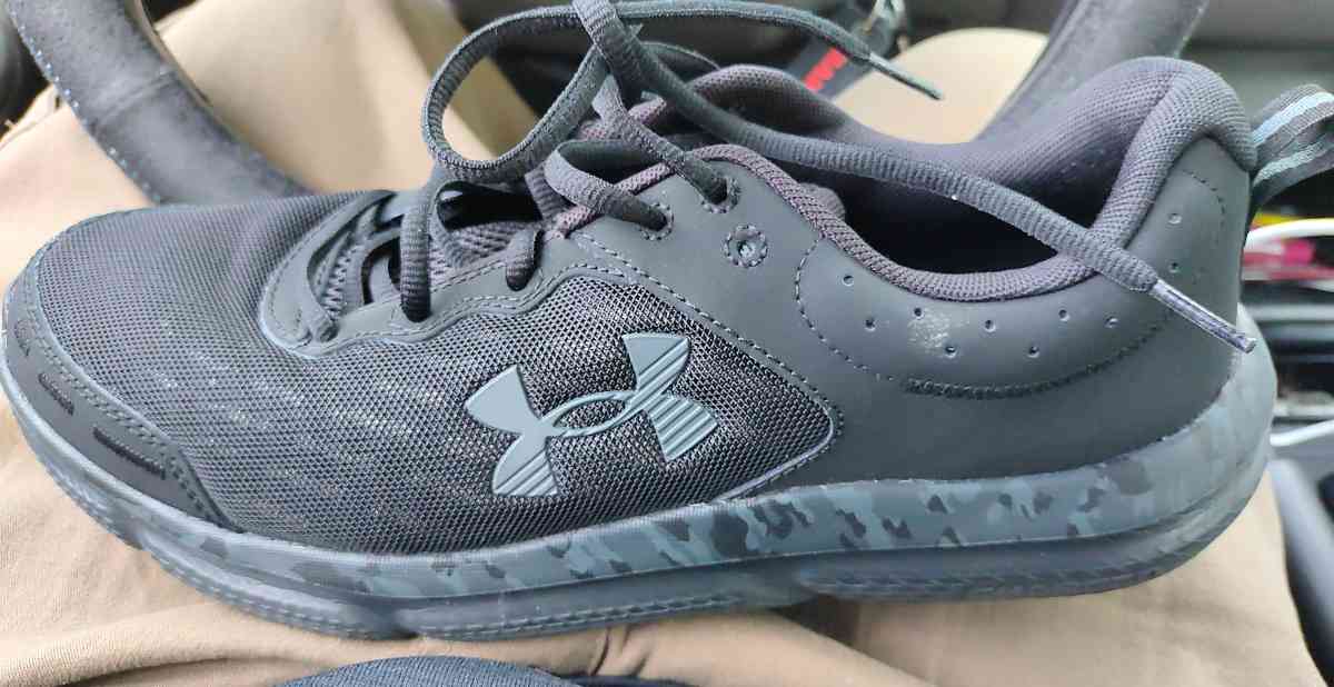 Under Armour Sneakers - Hanover, Pennsylvania