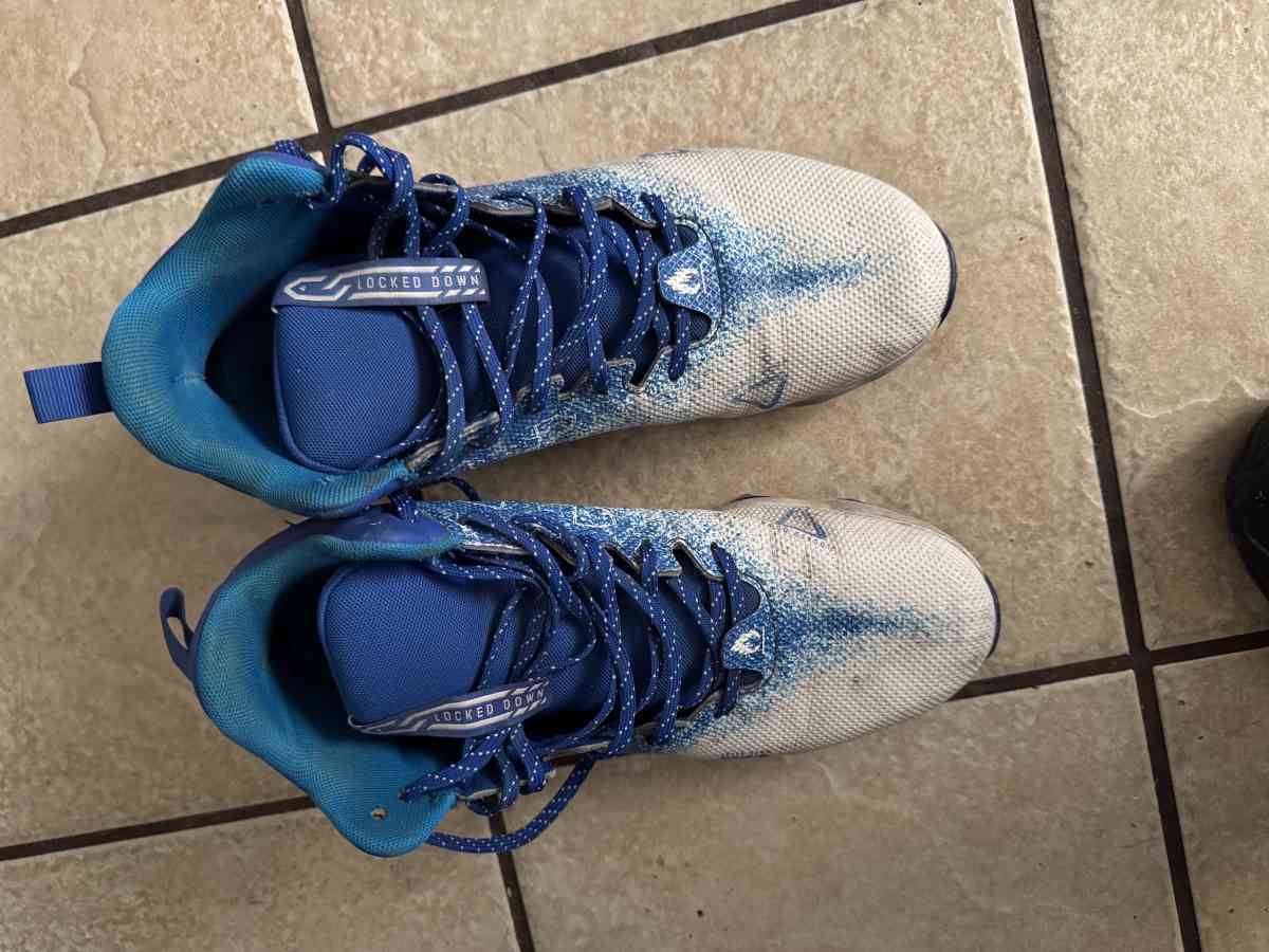 Cleats - Aguila, Arizona - FleaMarketBay