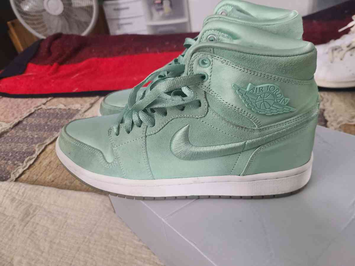 Jordan 1 Retro High Season of Her Mint Foam - Las Vegas, Nevada - FleaMarketBay