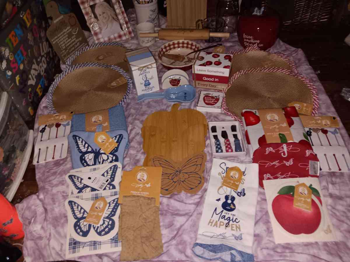 kitchen set - Opelika, Alabama - FleaMarketBay