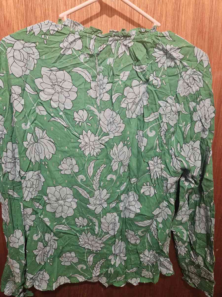 Waterlilly Floral Weylin Split Neck Tassel Blouse - Chicago, Illinois - FleaMarketBay