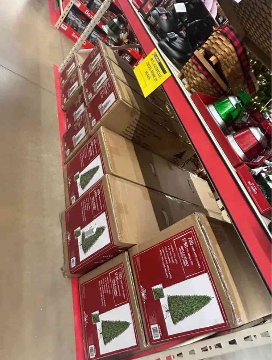 all live and artificial Christmas tree - Dallas, Texas - FleaMarketBay