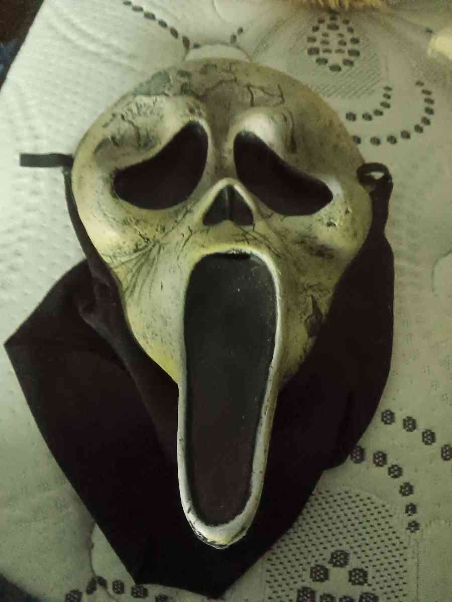 scream 6 ghostface mask good condition - Jermyn, Pennsylvania
