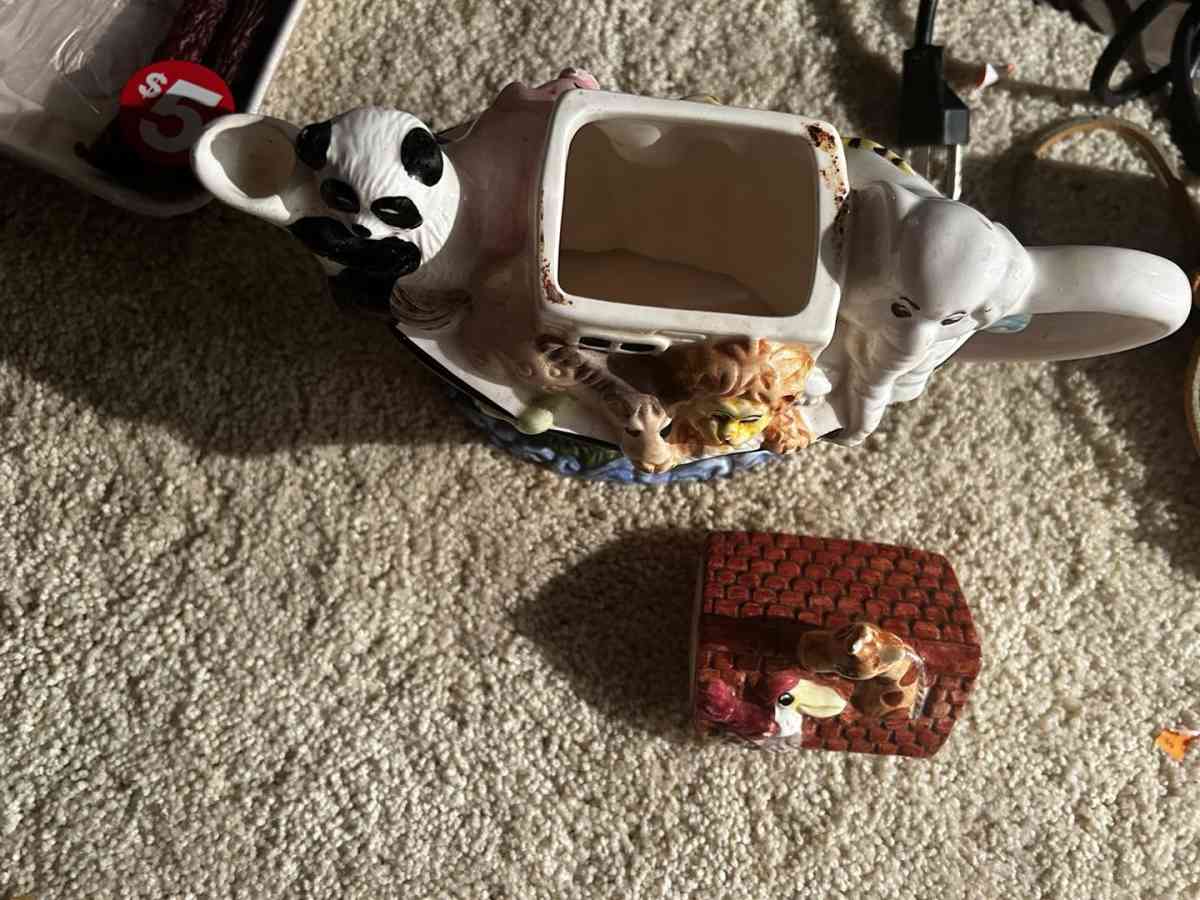 Collectible Vintage Teapot - Salem, Oregon - FleaMarketBay