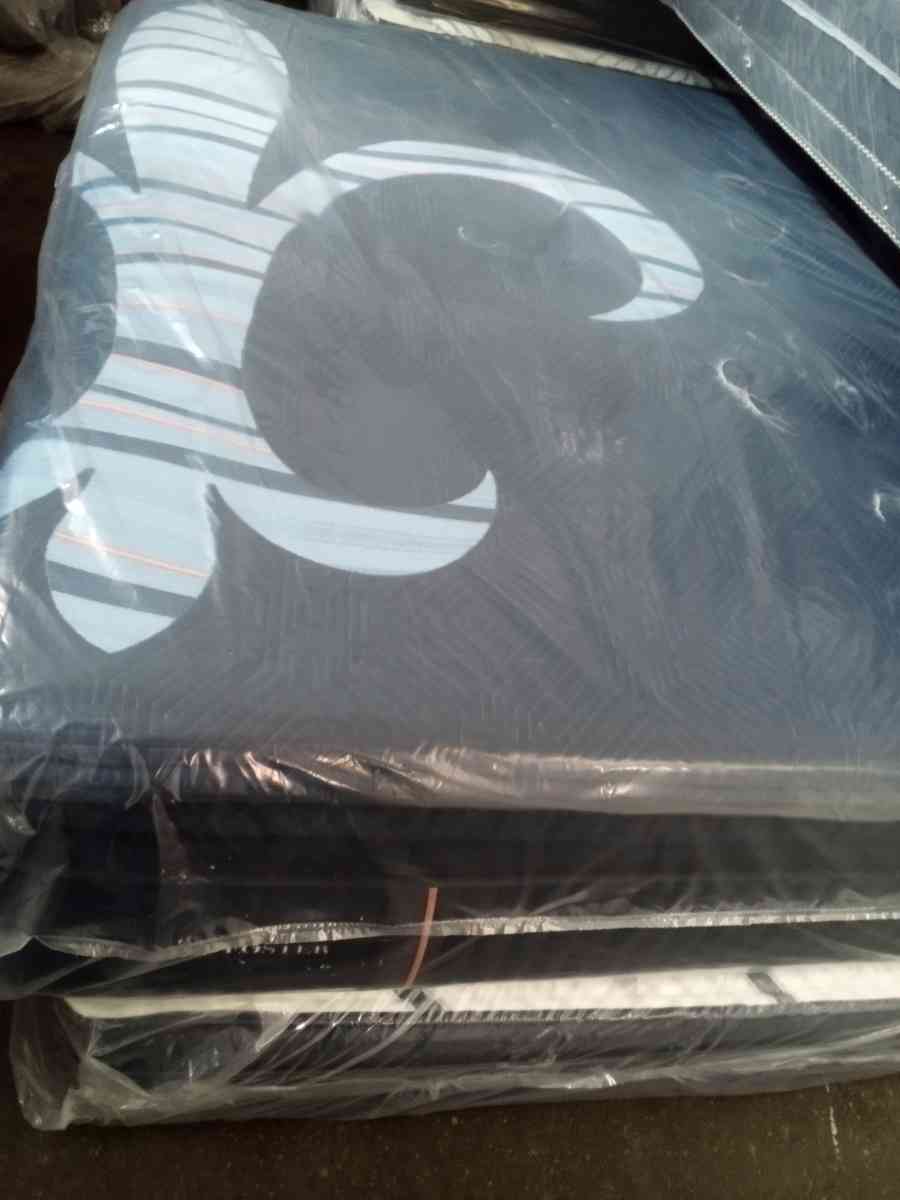 colchon King size Stearns Foster 900 - Addieville, Illinois - FleaMarketBay