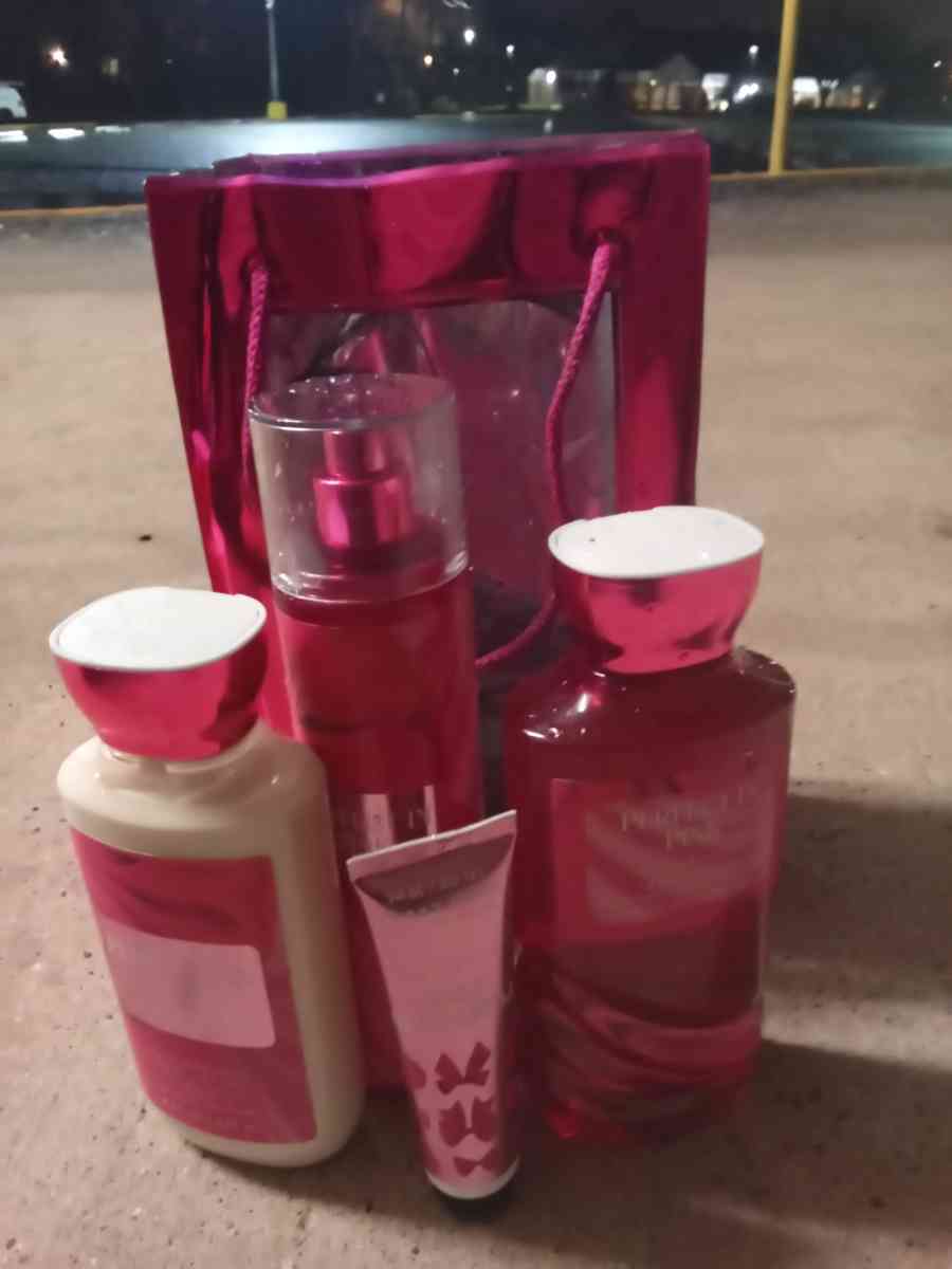 bath n body works gift set - Charlotte, North Carolina