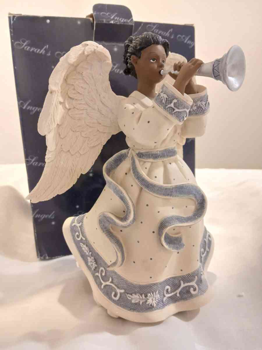 Sarahs angel music playing figurines
