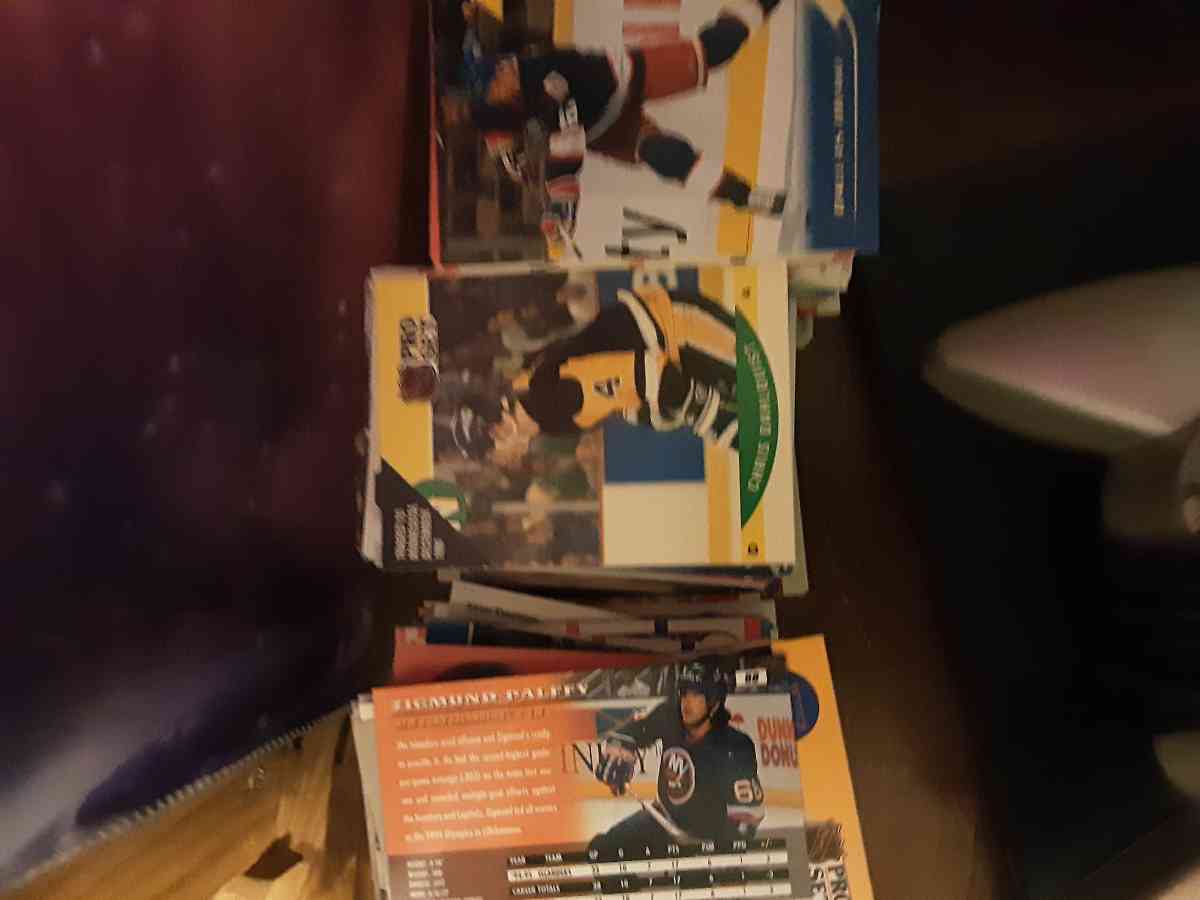 football hockey basketball cards - Rome, New York - FleaMarketBay
