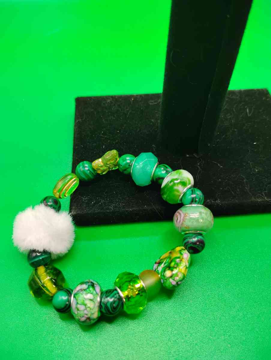 BRACELETS - Woodburn, Iowa - FleaMarketBay