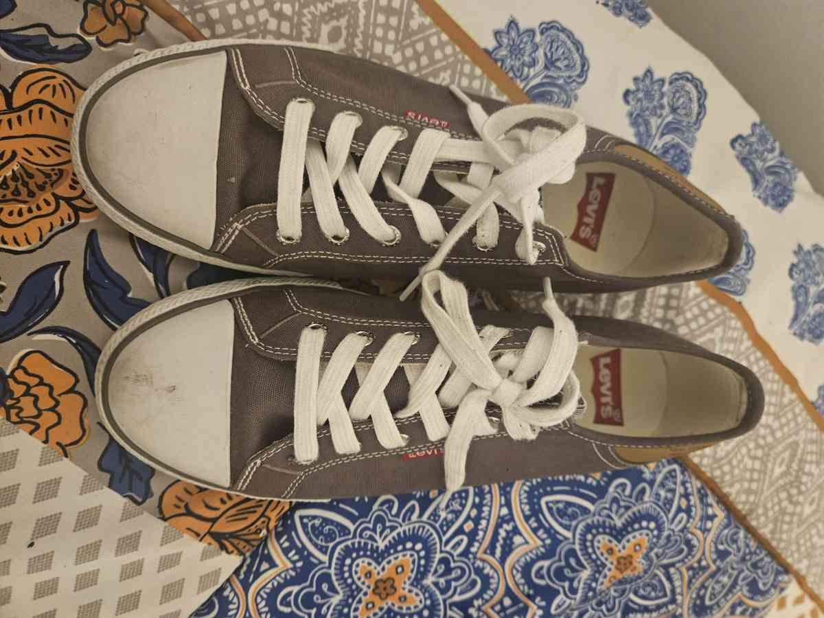 Levis Stan 80 Canvas Sneakers Gray Size 7 - Chicago, Illinois