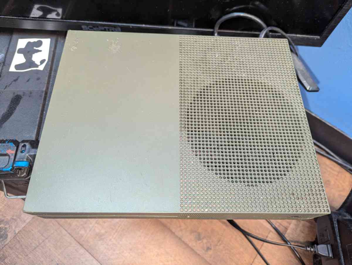 battlefield edition 1tb Xbox one with elite series controlle - Lexington, South Carolina - FleaMarketBay