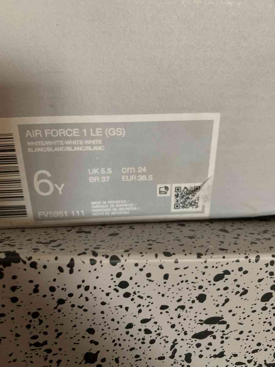 Jordan 4s - Belleville, Michigan - FleaMarketBay