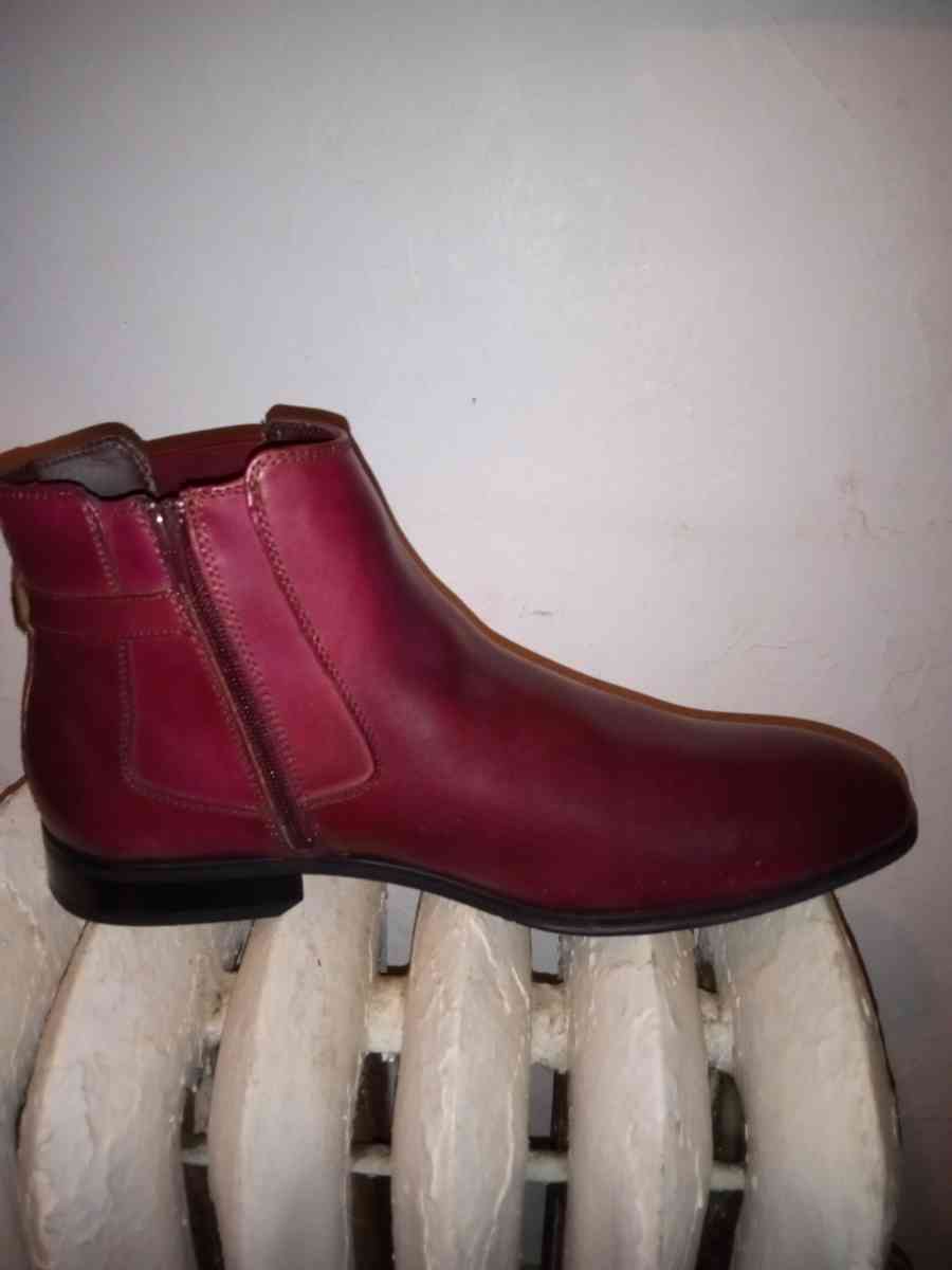 SELLING MY BRAND NEW NEVER USED LA MILANO BURGUNDY SHOES - Staten Island, New York - FleaMarketBay