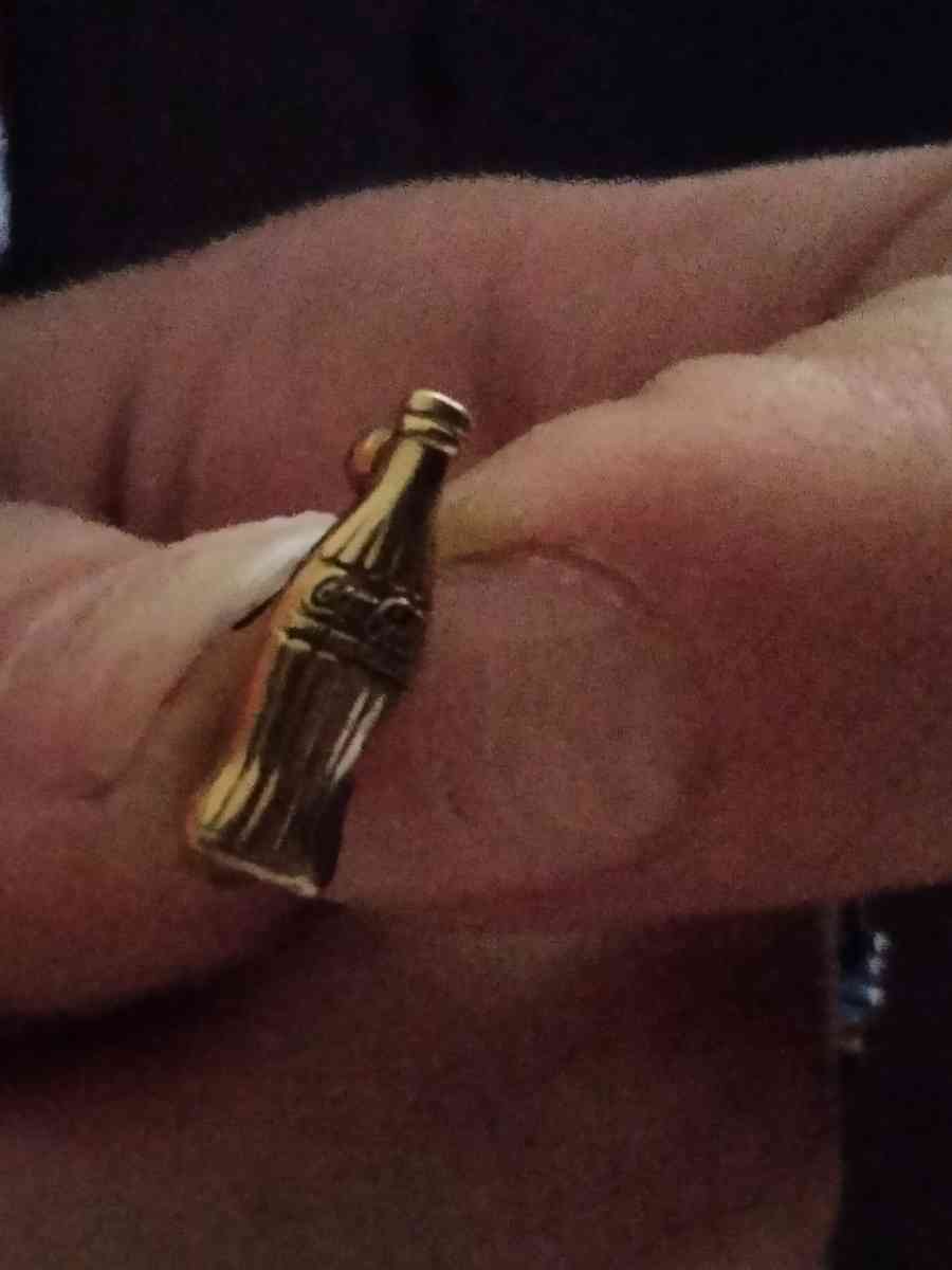 vintage CocaCola 10k yellow gold award pin - Frederick, Maryland