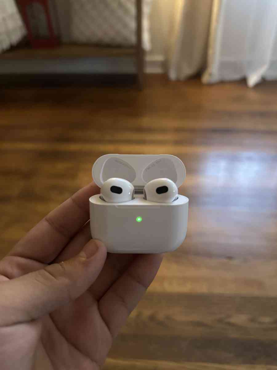 AirPods - Salisbury, North Carolina - FleaMarketBay