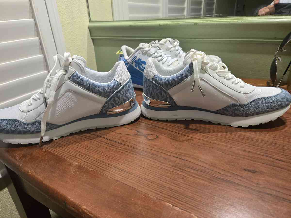 5 pair of womens shoes  Michael Kohrs are brand new - Tavares, Florida - FleaMarketBay