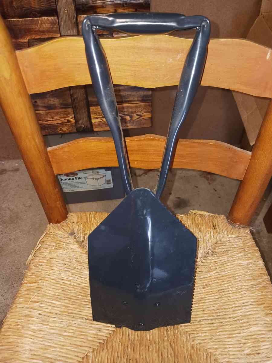Wren foldable shovel - Greer, South Carolina - FleaMarketBay