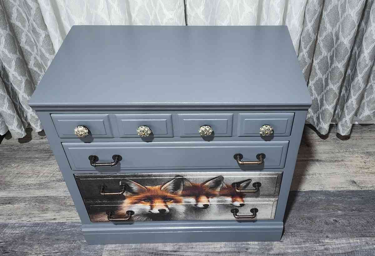 Kling Colonial 3 drawer solid wood dresser - Elkton, Maryland - FleaMarketBay