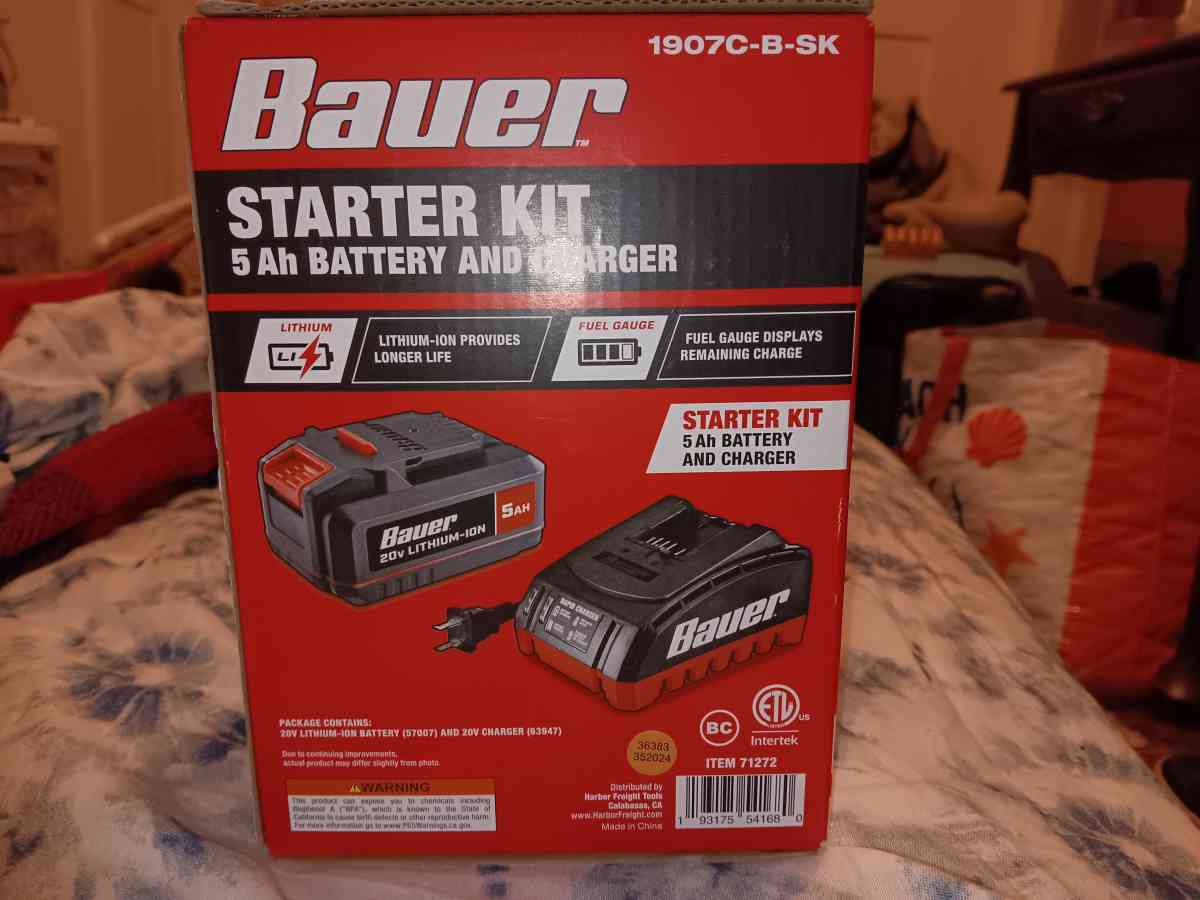 Drill batteries and charger - Opelika, Alabama - FleaMarketBay