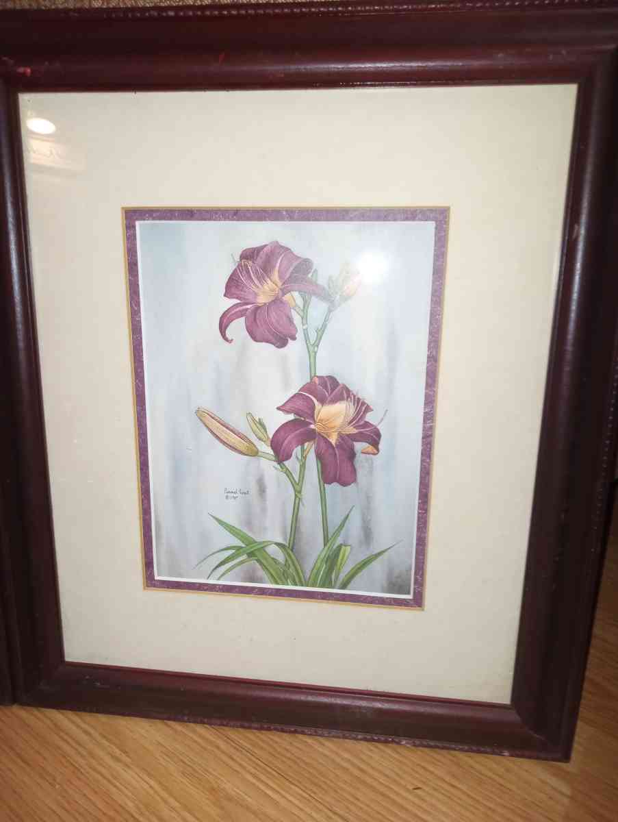 a set of beautiful lilies to add to ur home - Cottondale, Alabama