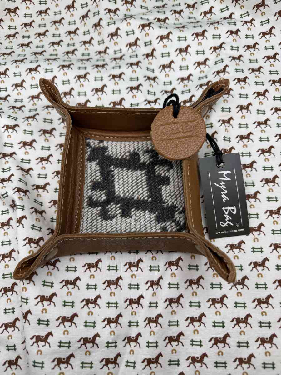 3001PAIH Leather Myra Bag Crown Azteca  Tray Coin Dice  Gift - Gallatin, Tennessee