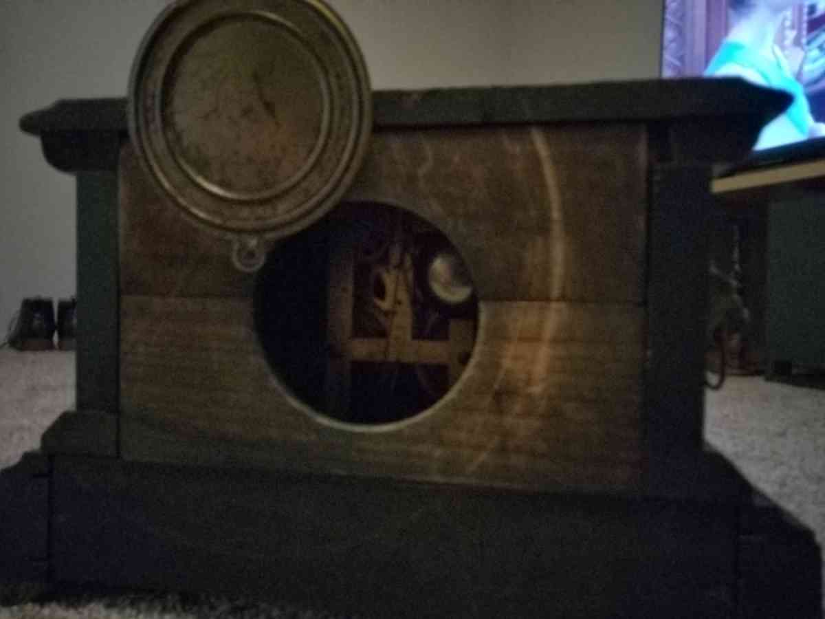 Antique clock - Lincoln, Nebraska - FleaMarketBay