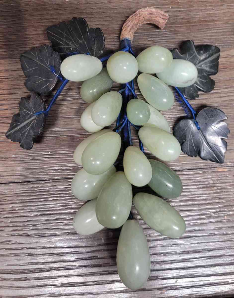 Beautiful antique Genuine jade stone grapes set of 3 - Houston, Texas - FleaMarketBay