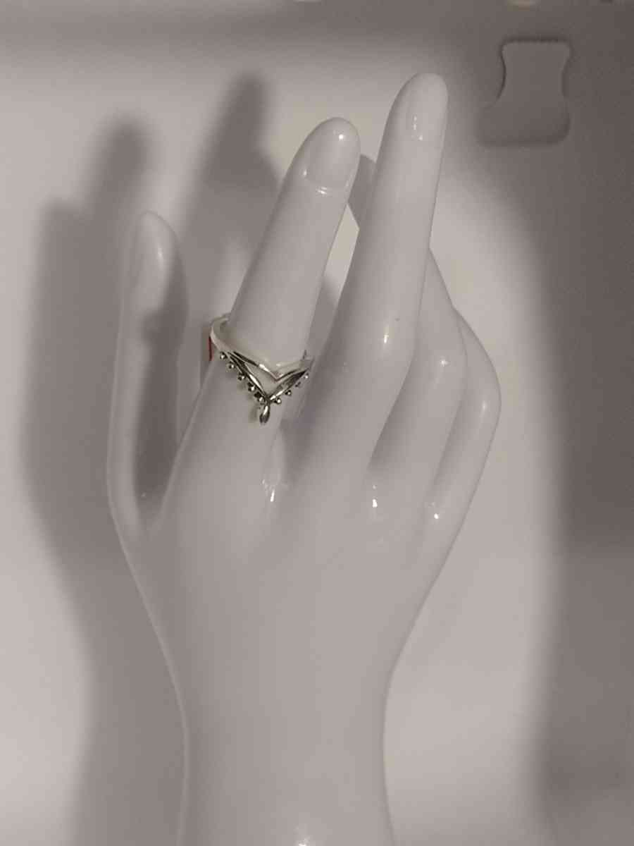 Veil Style Silver Ring - Roanoke, Virginia - FleaMarketBay