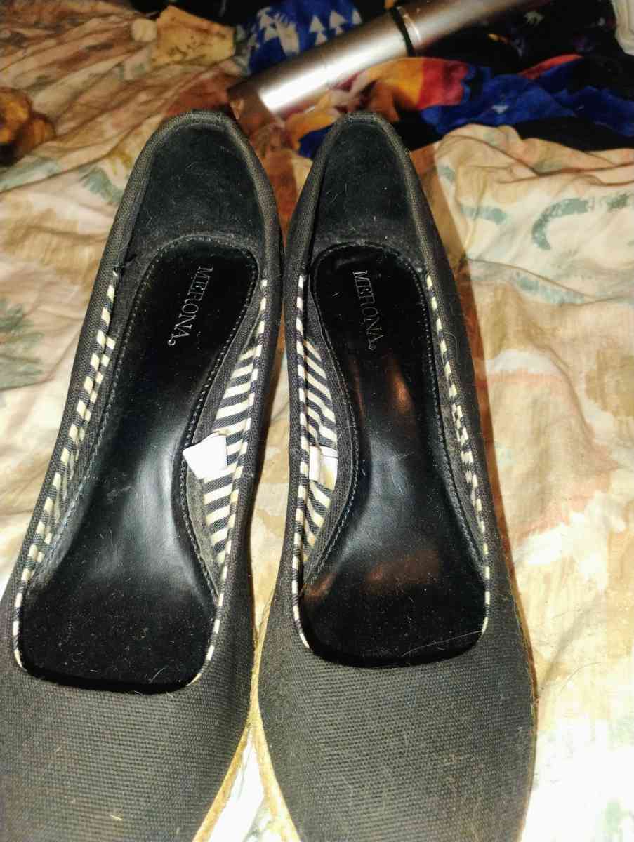 heals - Bellingham, Washington - FleaMarketBay