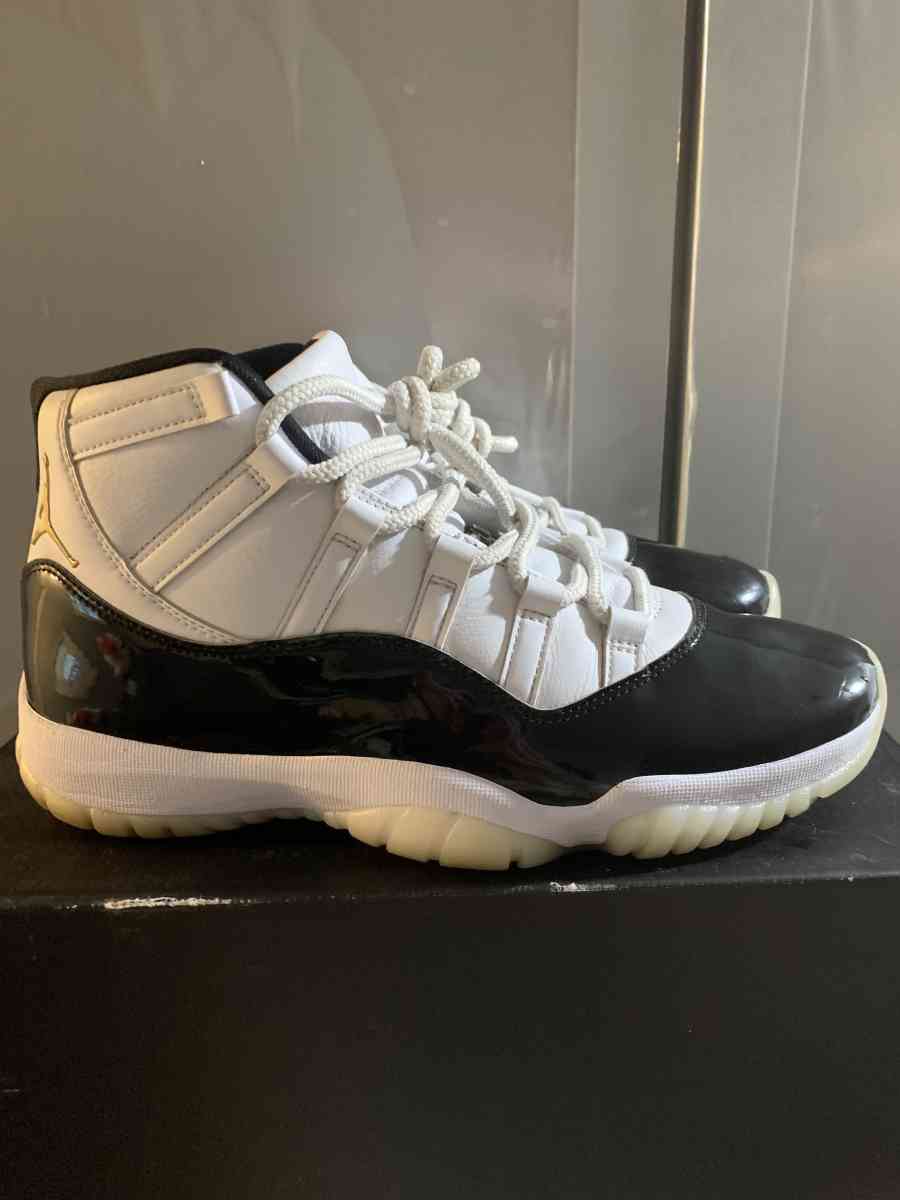 Jordan 11s - Belleville, Michigan