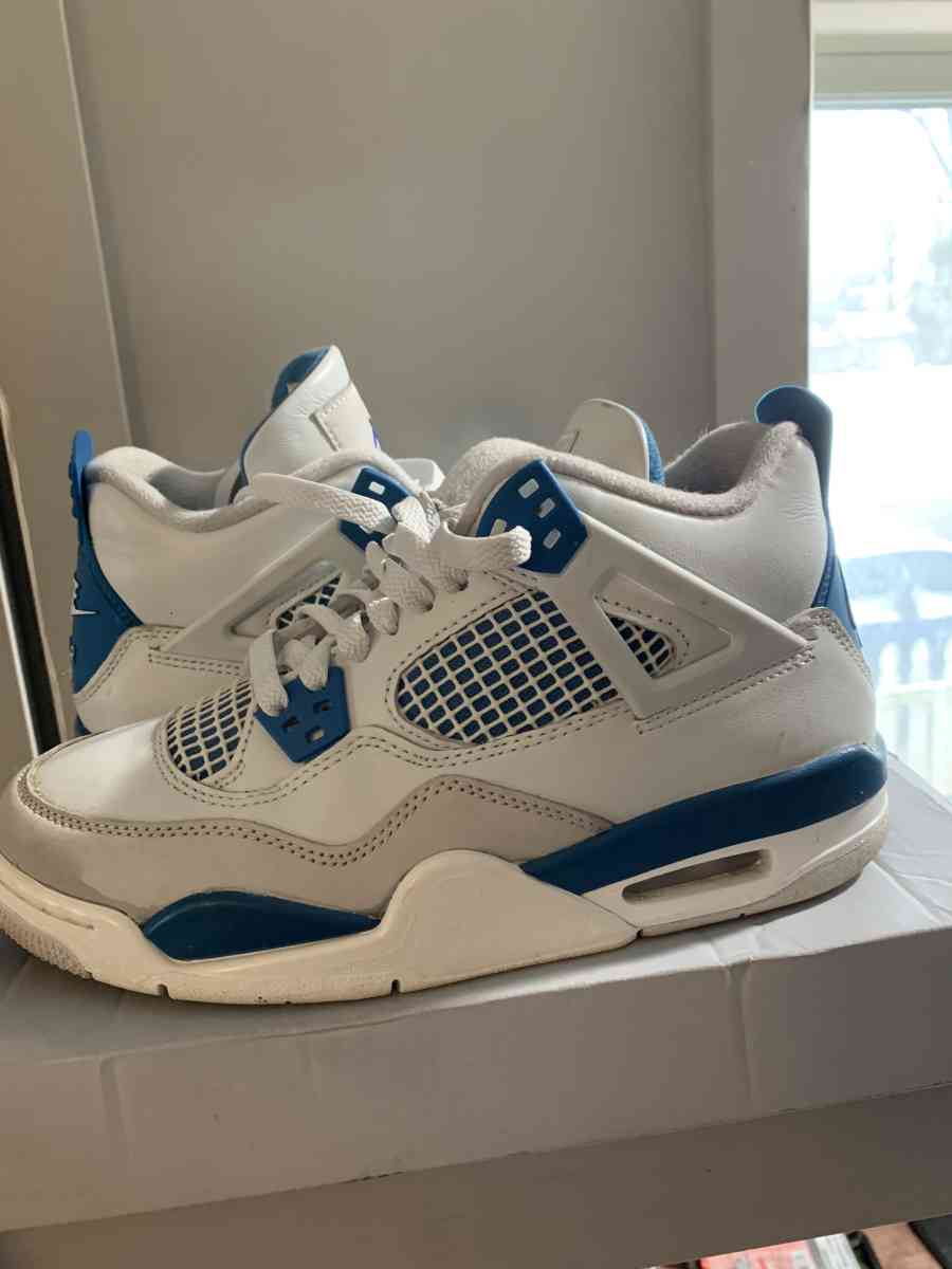 Jordan 4s