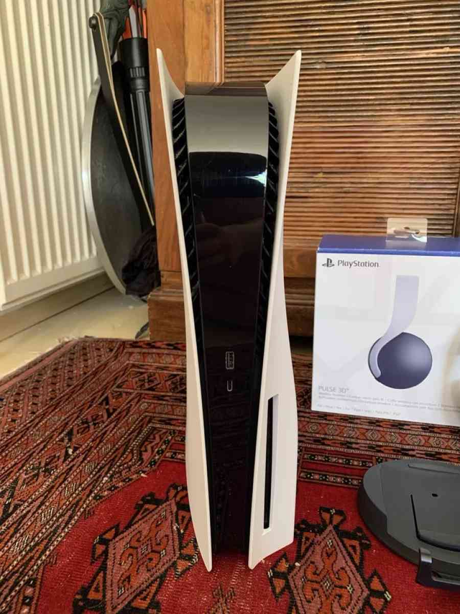 PlayStation 5 Disc 825 GB Controller Pulse 3DHeadset 2 Games - Albany, New York - FleaMarketBay