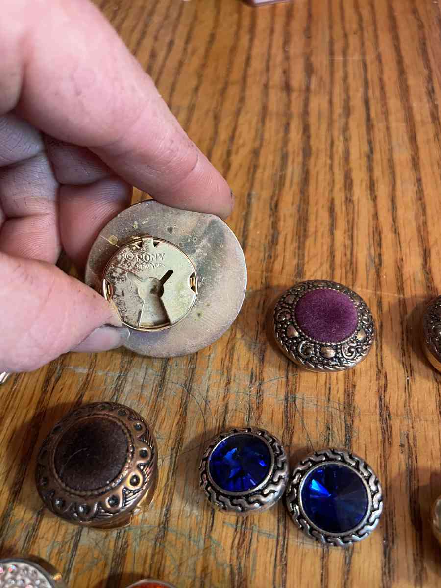 vintage button covers - Neosho, Missouri - FleaMarketBay