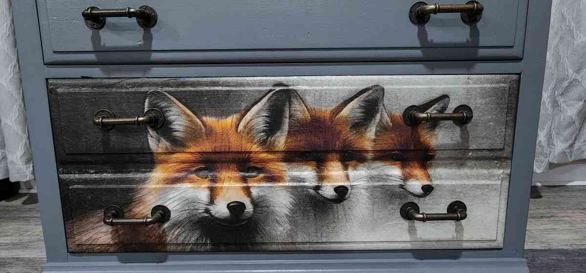 Kling Colonial 3 drawer solid wood dresser - Elkton, Maryland - FleaMarketBay