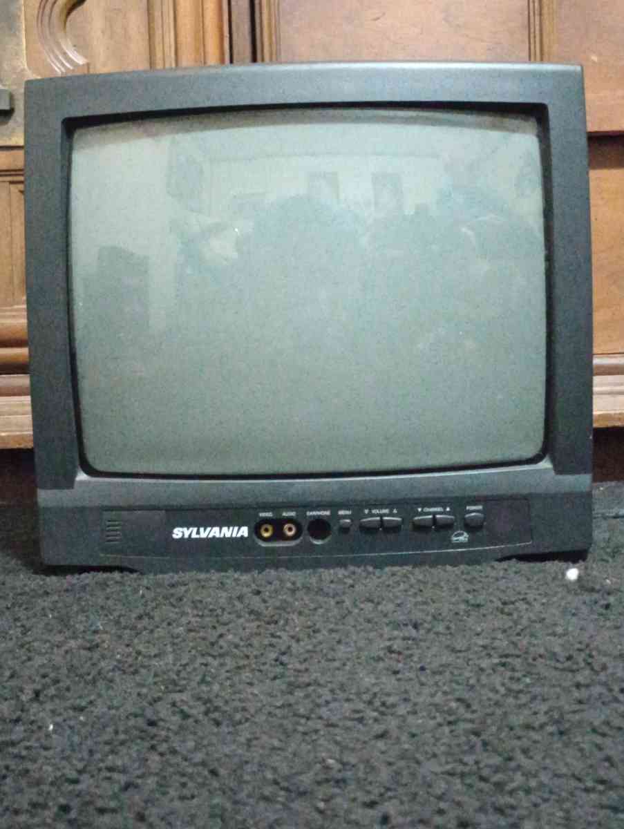 Vintage Sylvania TVK131 Television 13 TV Retro Tube - Hattiesburg, Mississippi - FleaMarketBay