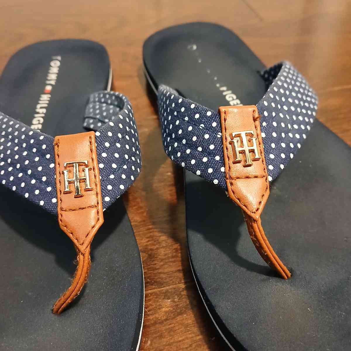 Tommy Hilfiger CANDIS Flip Flops For Men and Women - Indianapolis, Indiana - FleaMarketBay