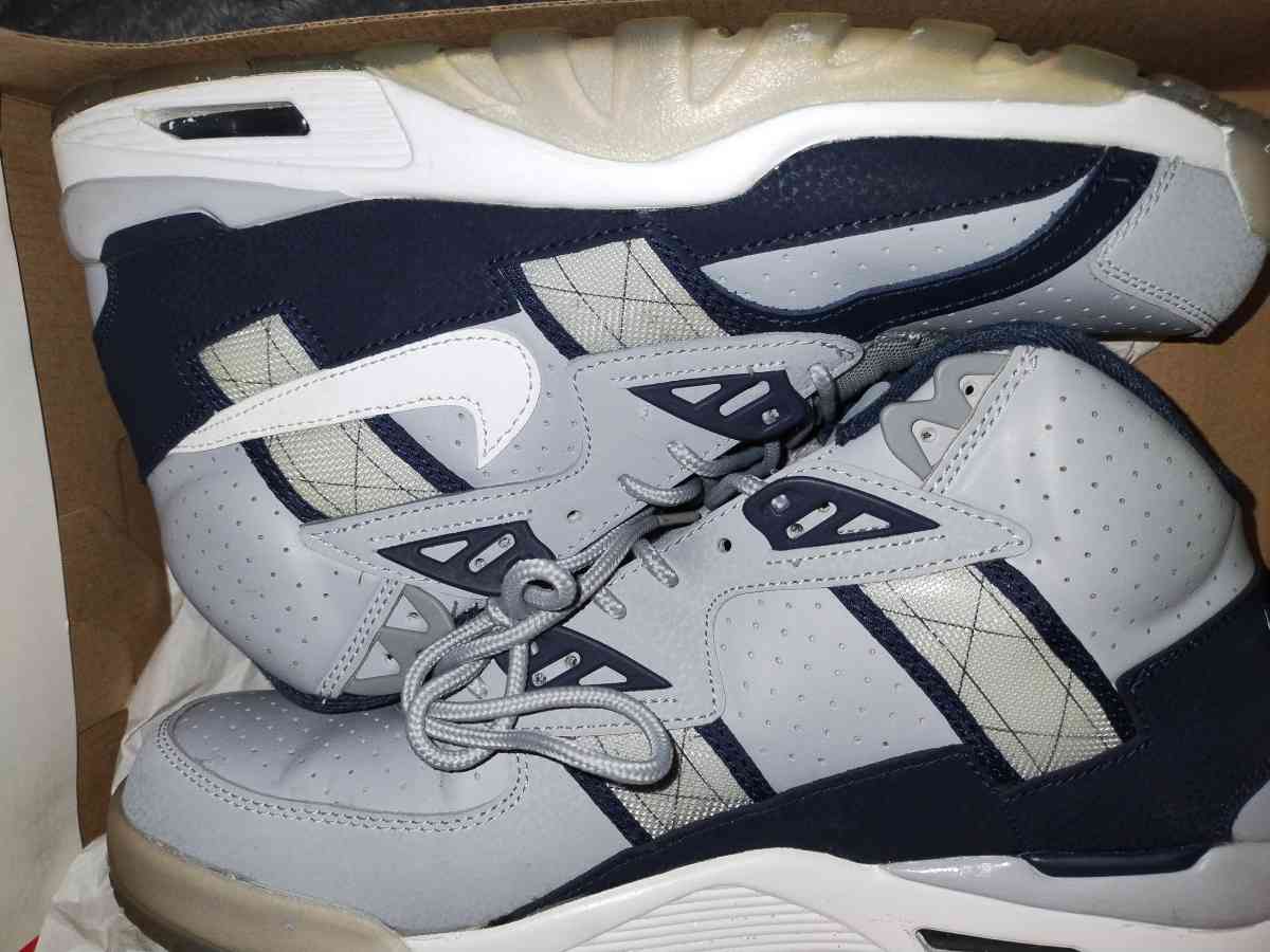 Like new condition 98 NIKE and Adidas - Englewood, New Jersey - FleaMarketBay