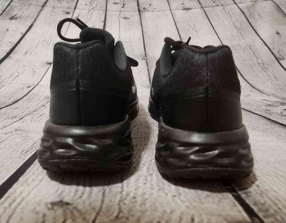 Size 85 Womens Nike Black Shoes - Kansas City, Missouri - FleaMarketBay