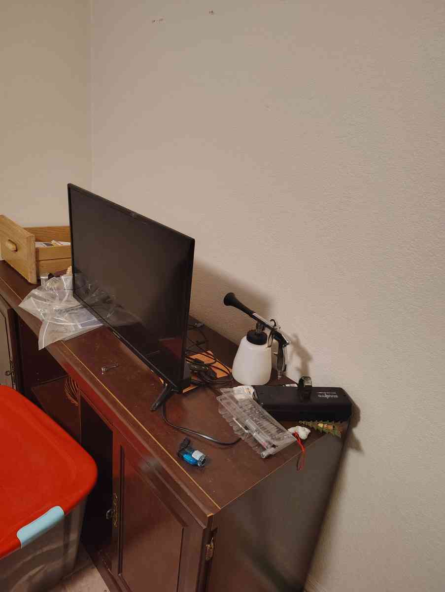 tools furniture miscellaneous house hold items - Port Charlotte, Florida - FleaMarketBay