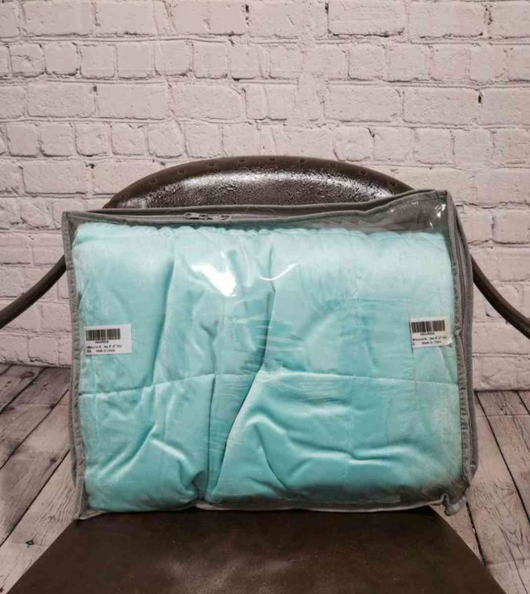 10lbs Green Reversible Weighted Blanket - Kansas City, Missouri