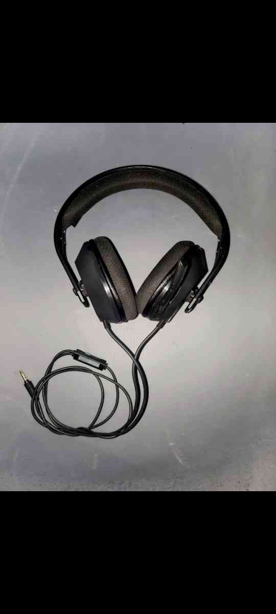 Xbox one series x s hard drive Headset And HDMI cords - Bakersfield, California - FleaMarketBay