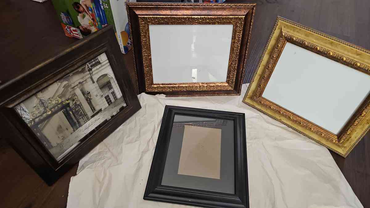 Cuadros - Tampa, Florida - FleaMarketBay